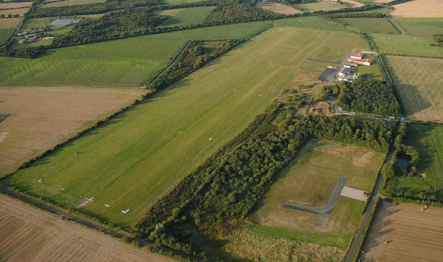 Le terrain du club vu du ciel.jpg